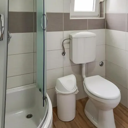 Apartment In Starigrad With Kitchen